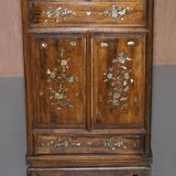 19th-century Chinese cabinet inlaid with mother-of-pearl
