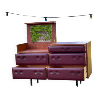 Dressing table model "Ingrid" produced by Mondial literie.