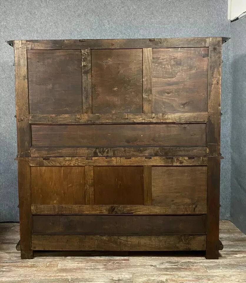 Renaissance sideboard in solid walnut with its original patina circa 1850