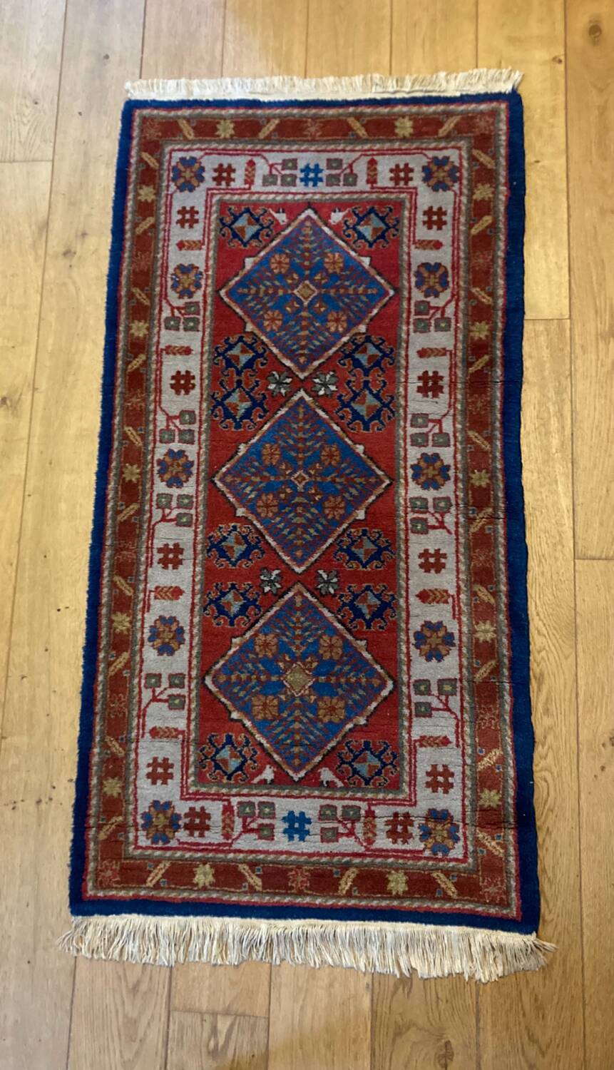 Sinkiang rug in pure new wool entirely handmade from the 1970s