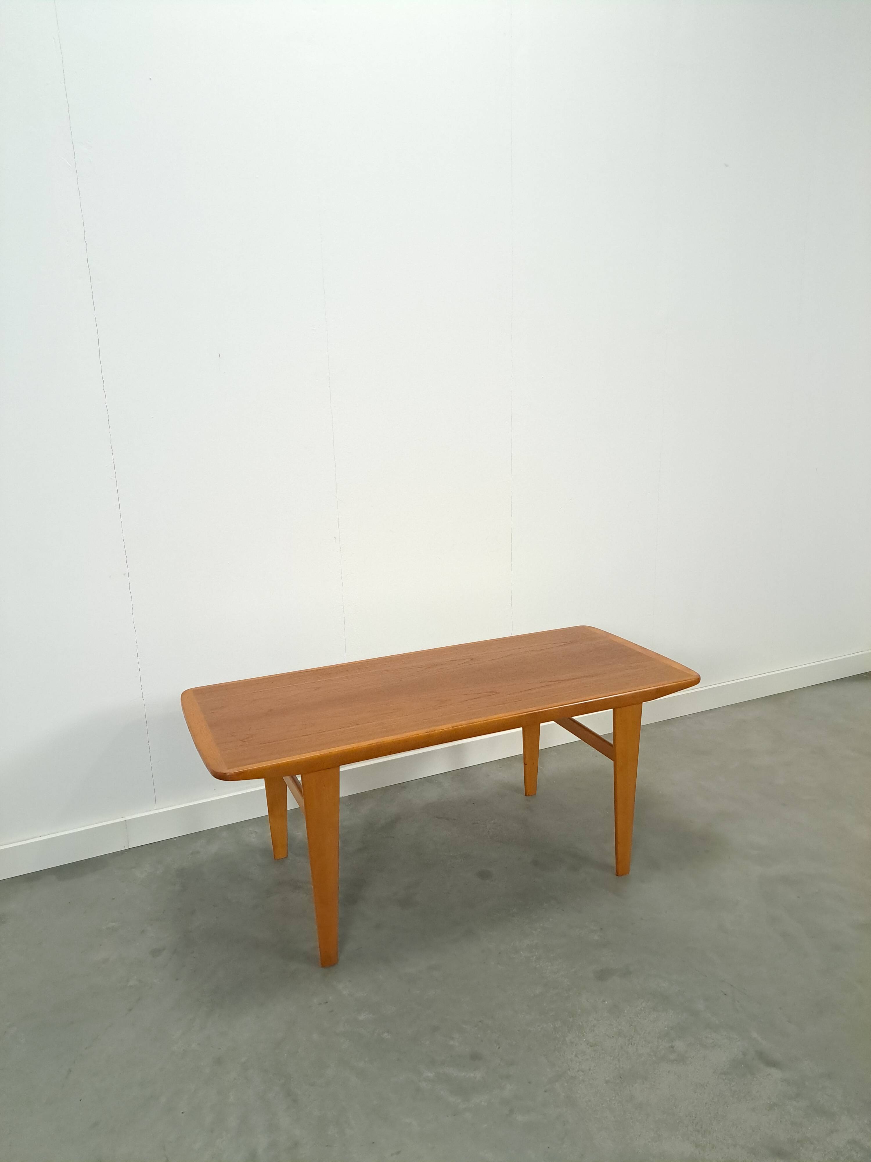 Table basse en placage de Suède vintage