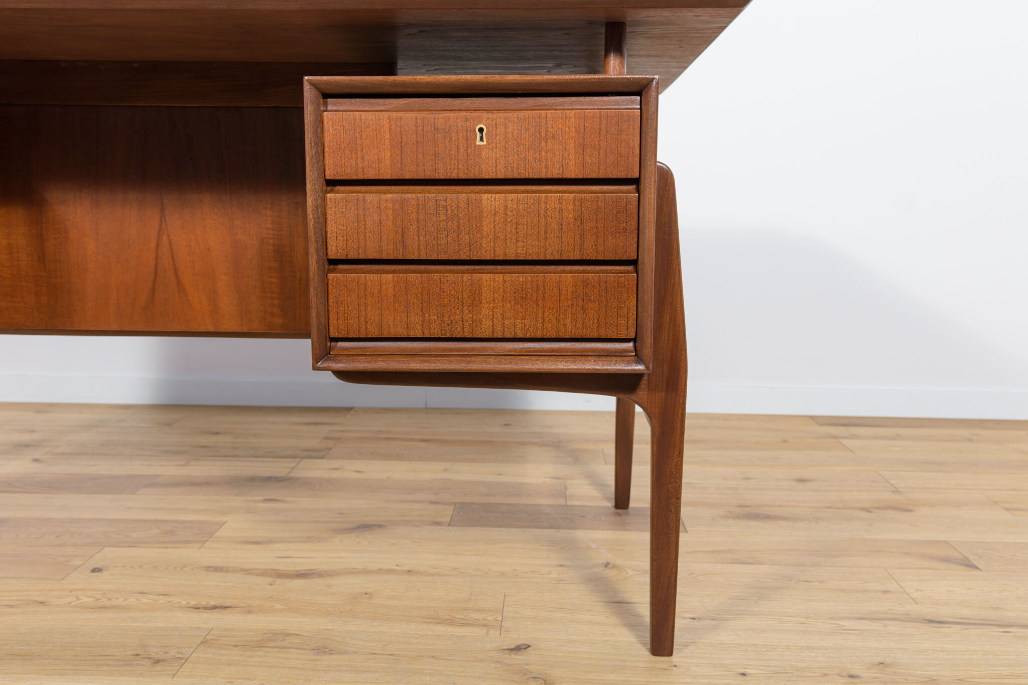 Mid-Century Freestanding Teak Desk, 1960s