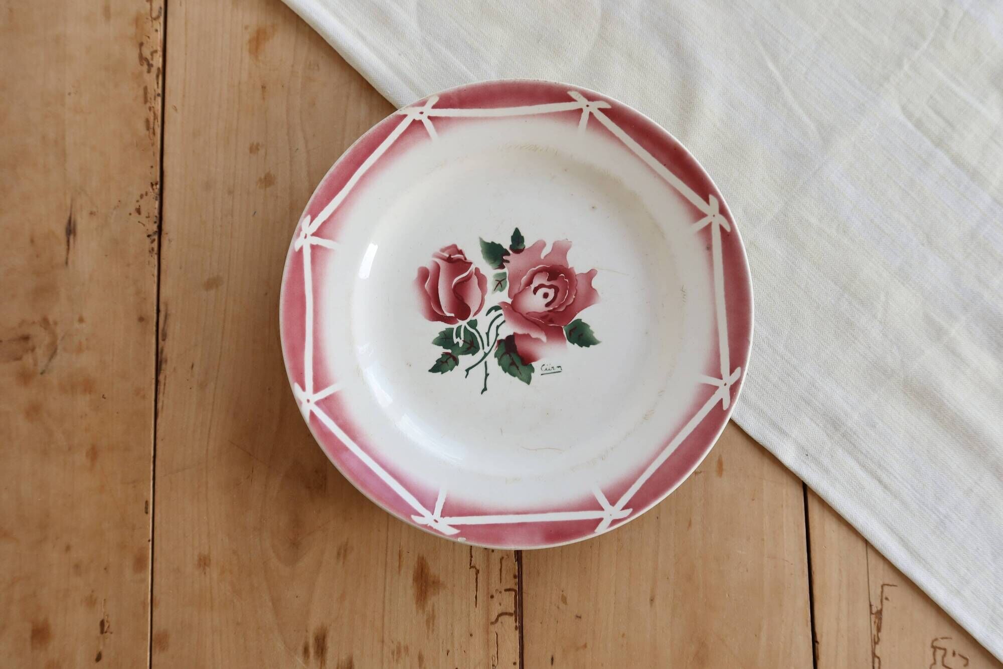 Round serving dish in Sarreguemines earthenware, Cibon model - Floral decoration
