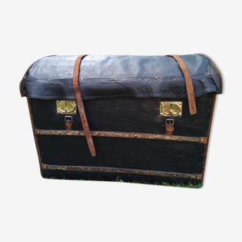 Carriage trunk leather wicker brass linen