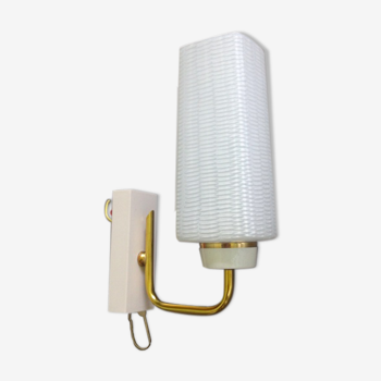 Wall lamp with its cord 50