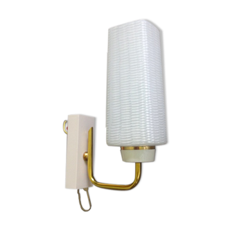 Wall lamp with its cord 50