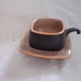 Duo of cups in glazed and matt sandstone. with saucers.