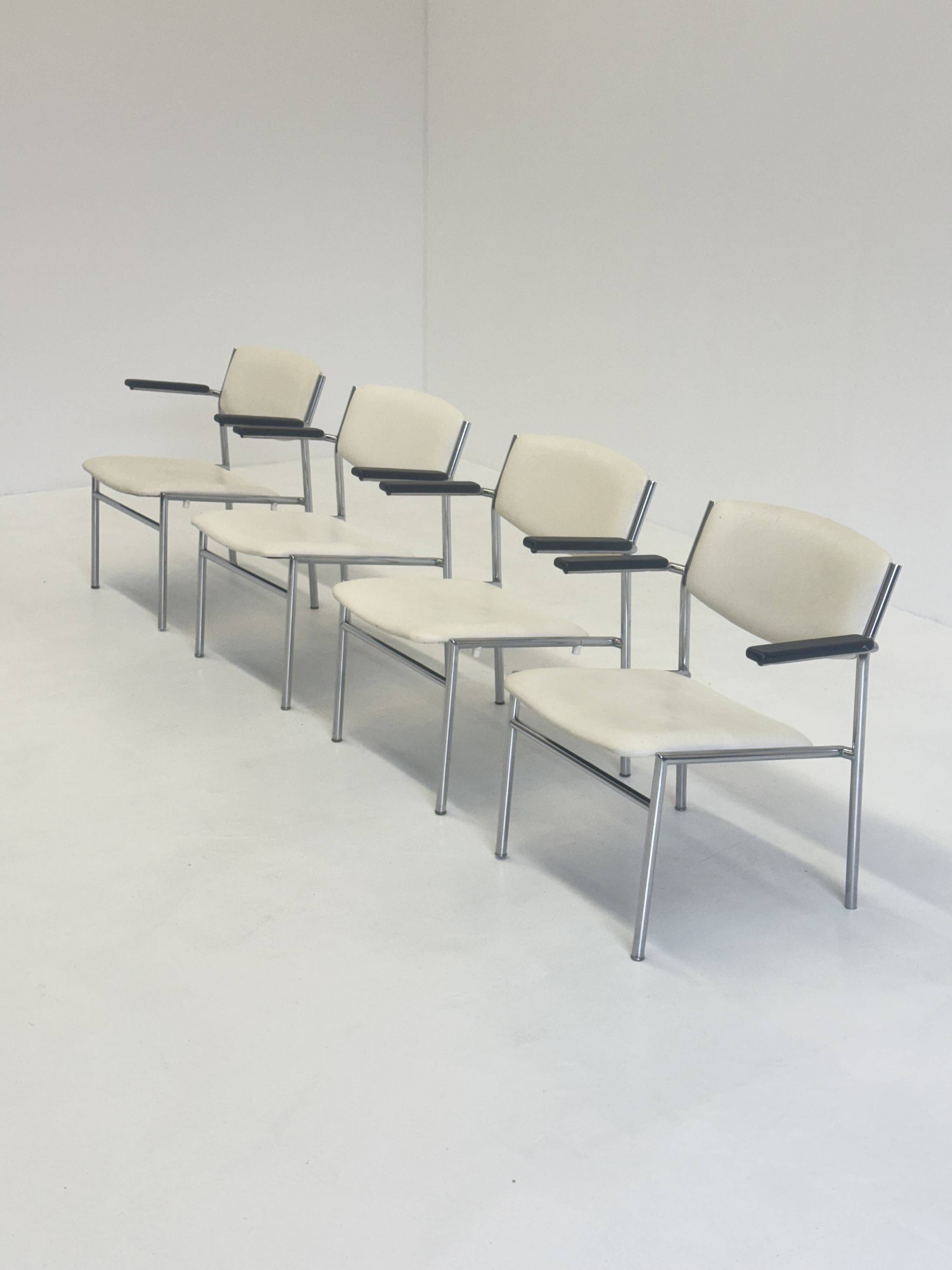 Fauteuils Gijs van der Sluis en cuir blanc