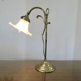 Art nouveau lamp in bronze and frosted glass tulip