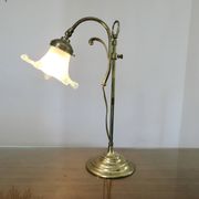 Art nouveau lamp in bronze and frosted glass tulip