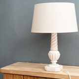Pied de lampe italien en marbre blanc torsadé