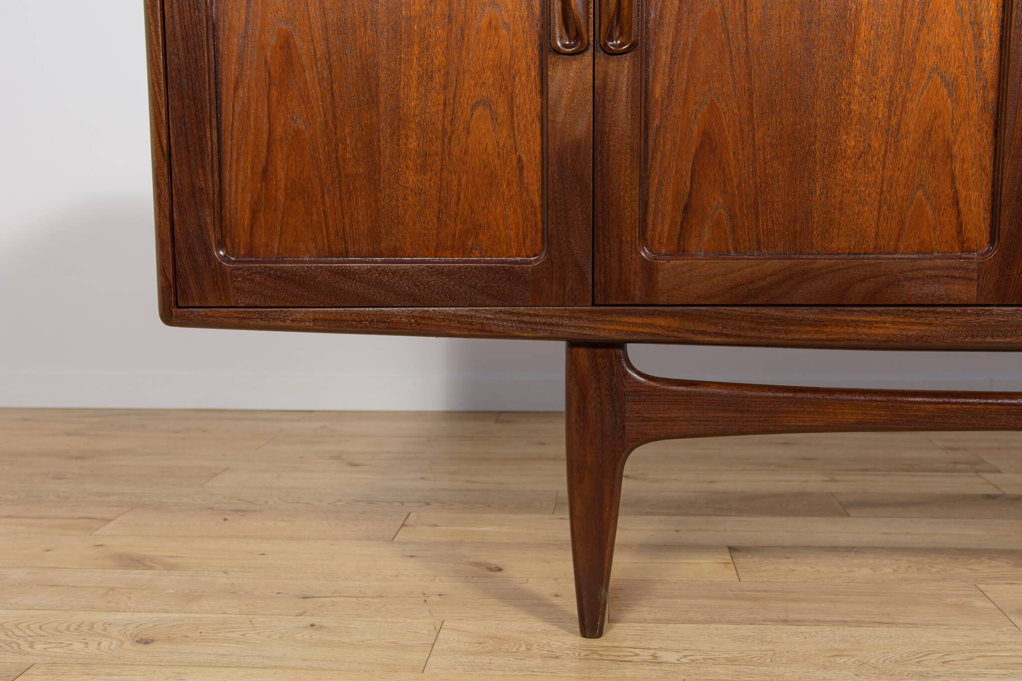 Buffet Mid-Century Modern par Victor Wilkins pour G-Plan, années 1960.