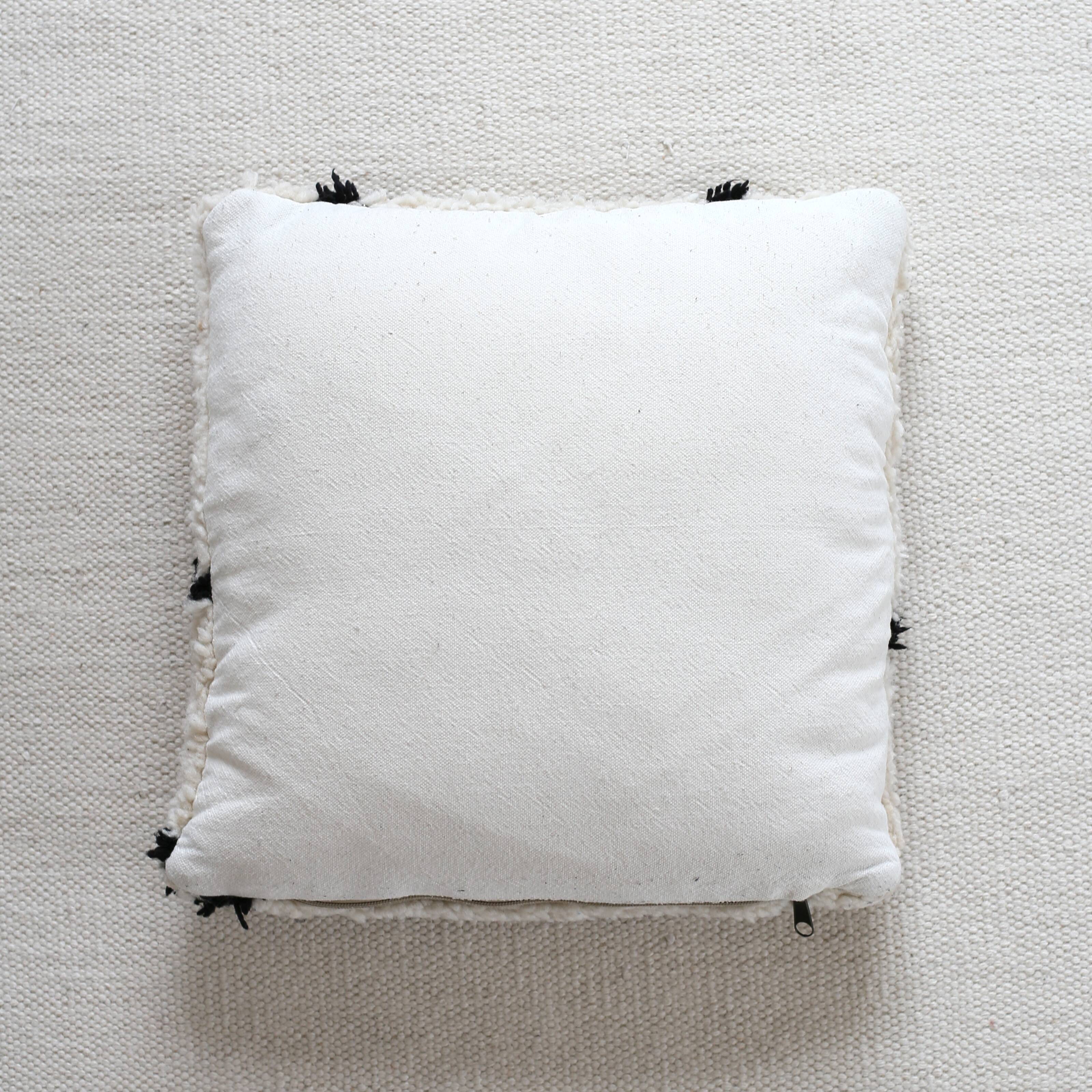 Berber wool cushion