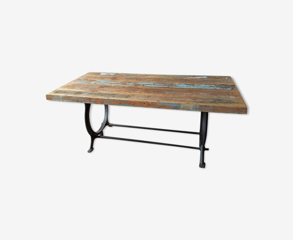 Table avec pied en fonte