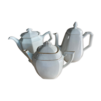 3 porcelain teapots