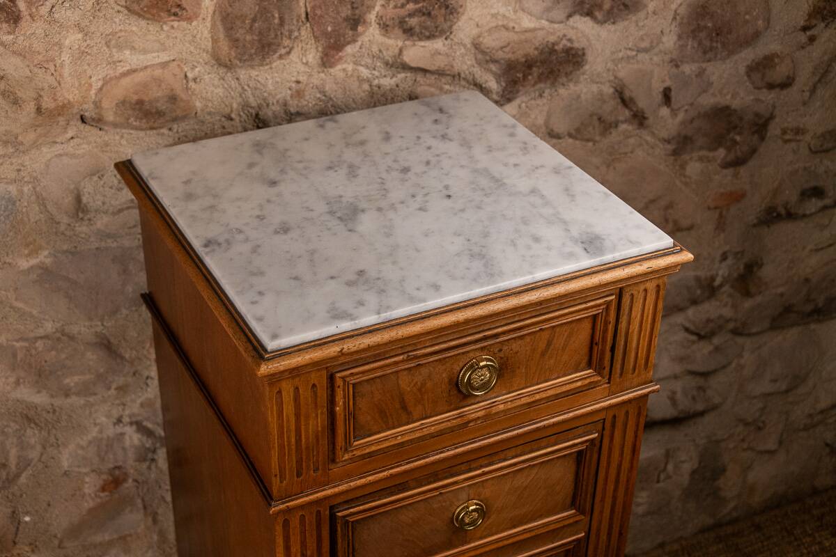 Louis XVI style bedside chest of drawers, marble top, late 19th century.
