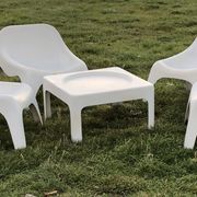 Salon de jardin avec 4 fauteuils et 1 table basse