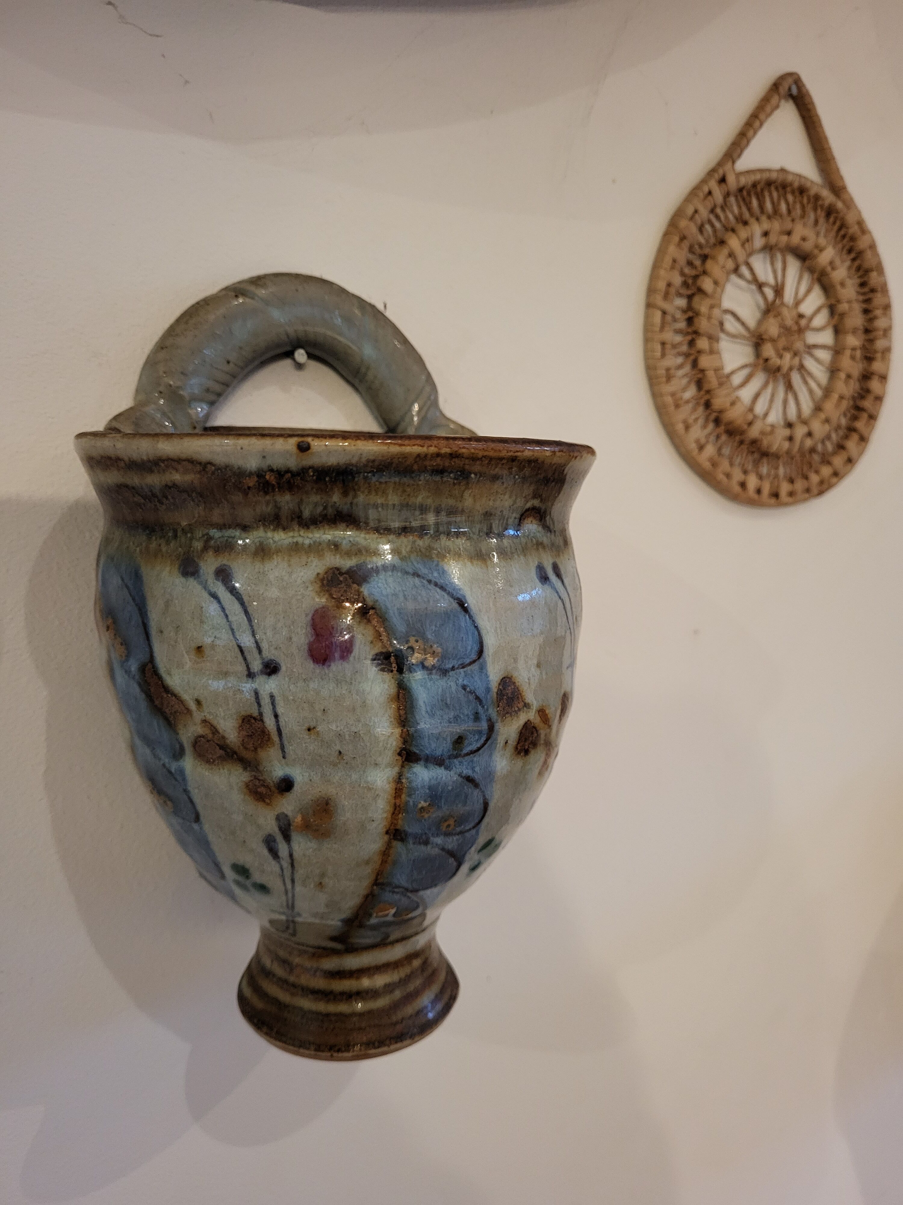 Sandstone wall pot cover