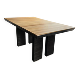 Table en bois massif design contemproain