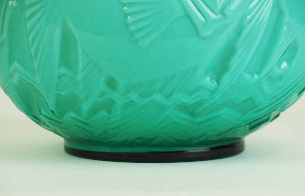 Art Deco vase by Pierre d'Avesn