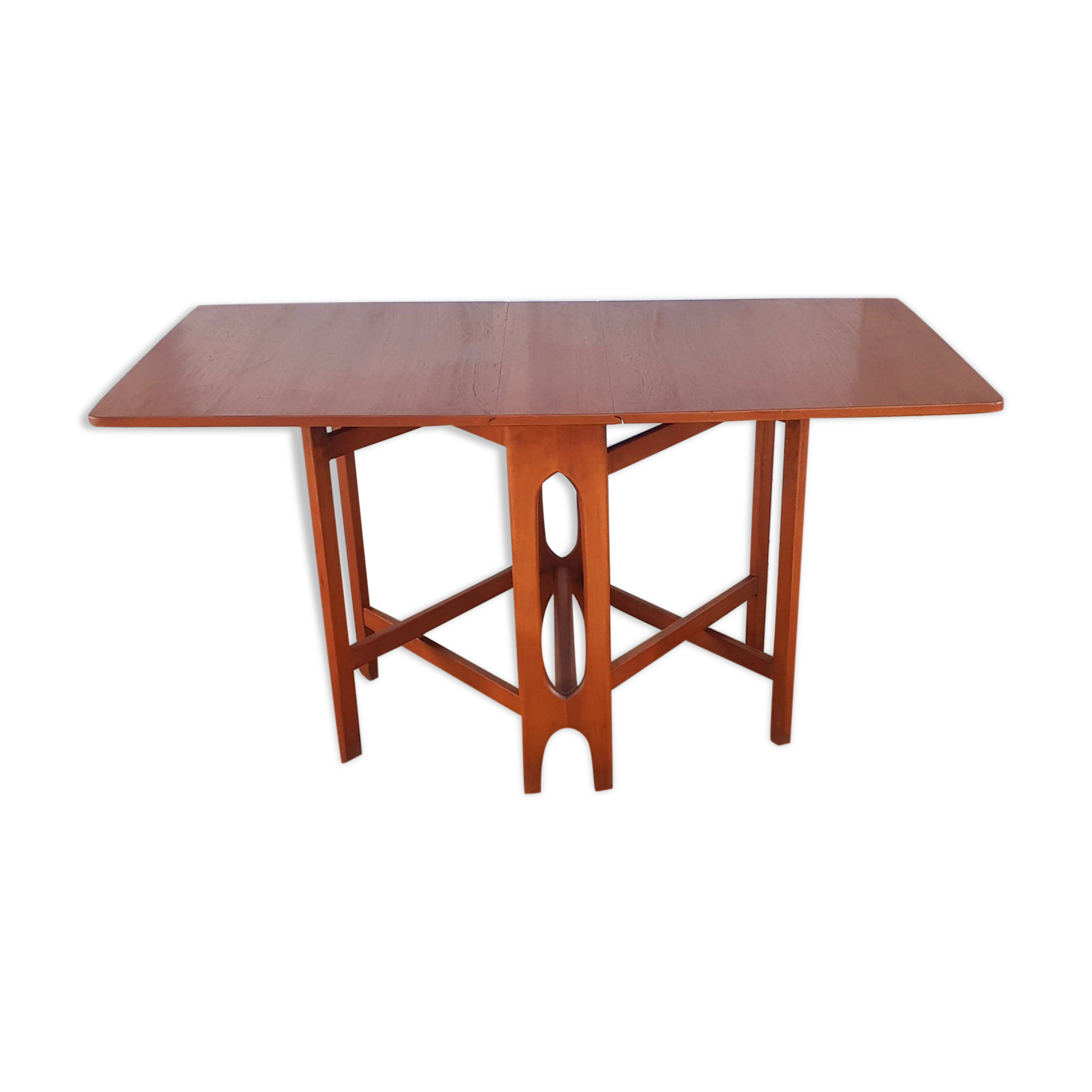 Bendt Winge's table for Kleppes M-belfabrikk