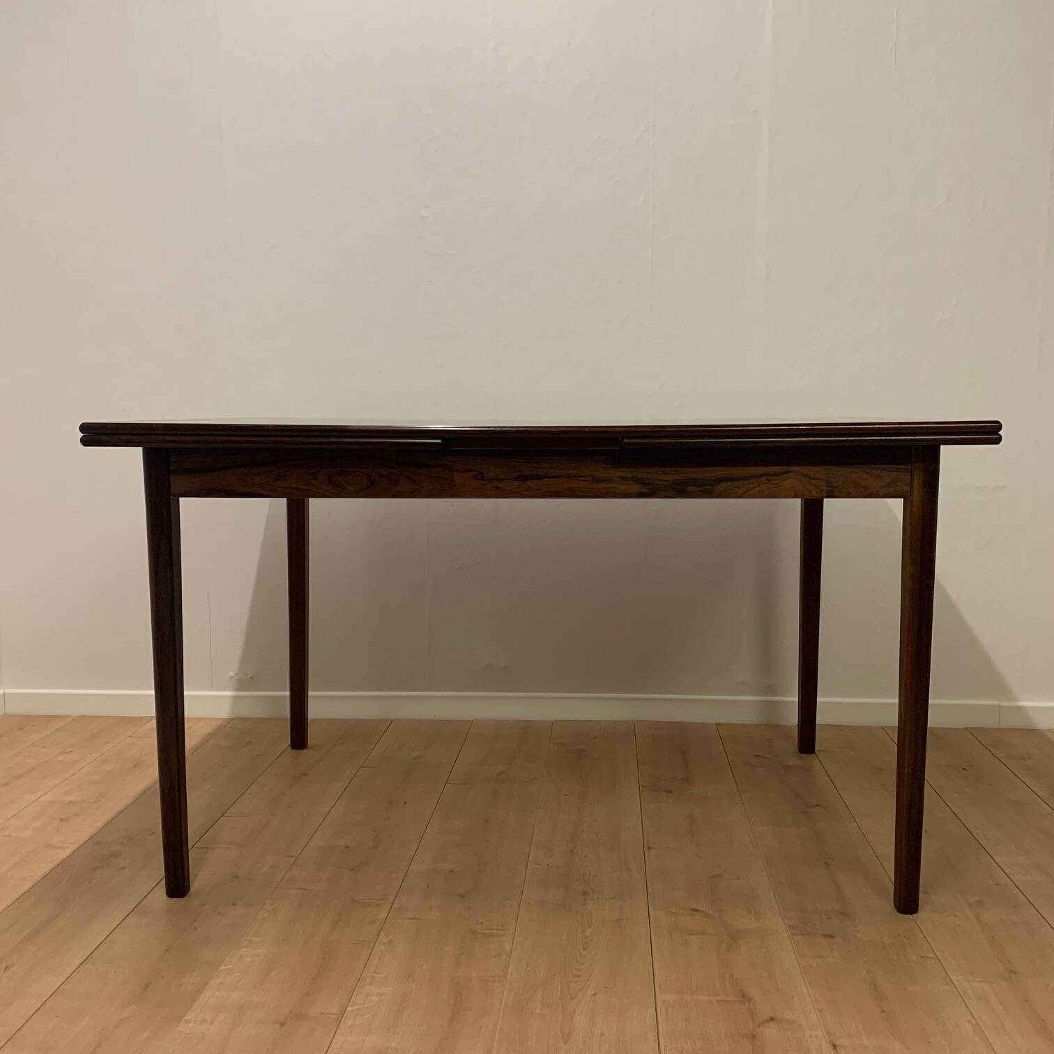 Extendable dining table in rosewood, Denmark, 1960.