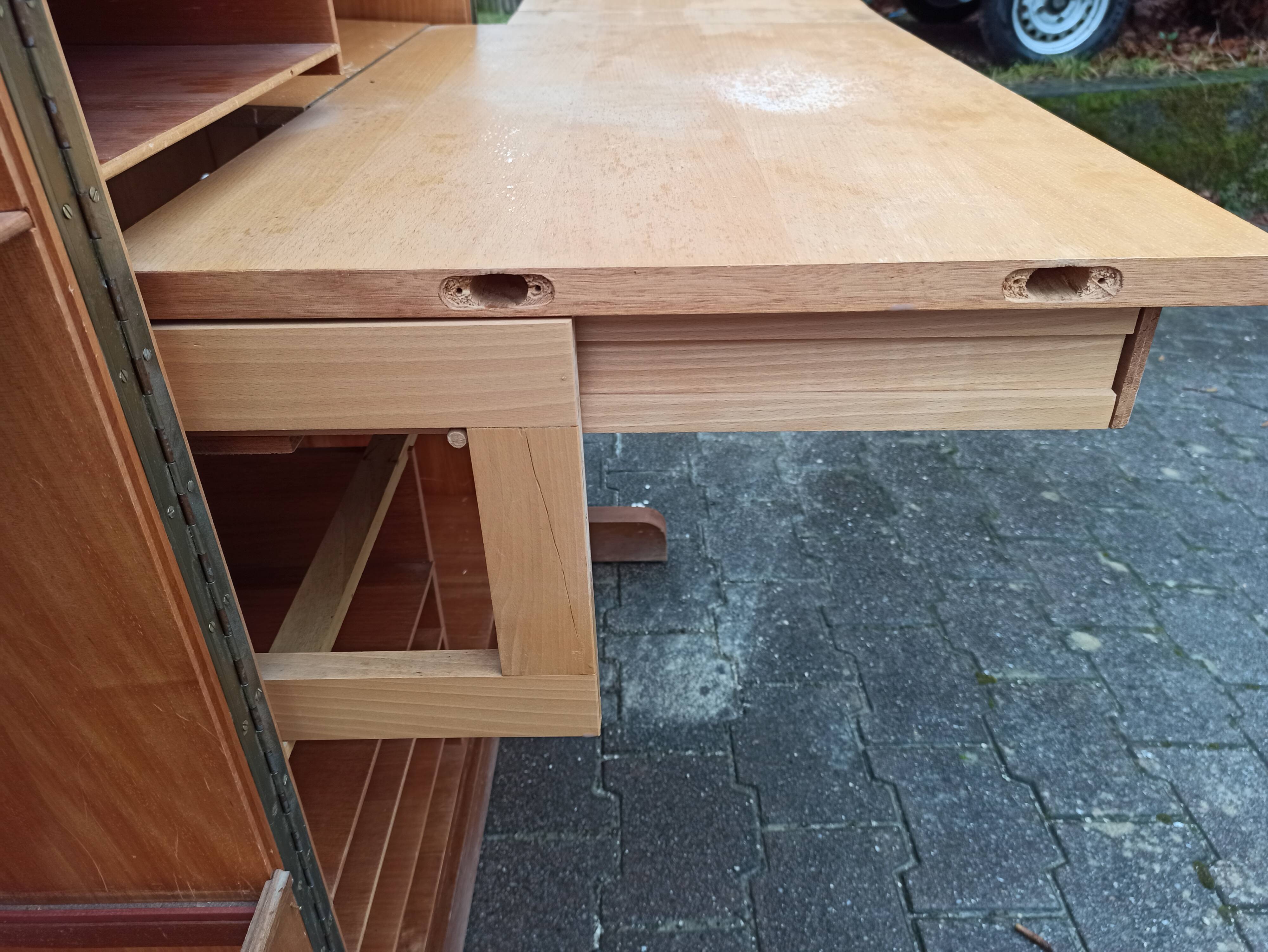 Folding desk says "Magic box" by designers Mummenthaler - Meier, Switzerland