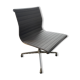 Fauteuil pivotant EA 108 de Charles et Ray Eames édition Vitra