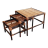 Trio de tables gigognes en bois et rotin