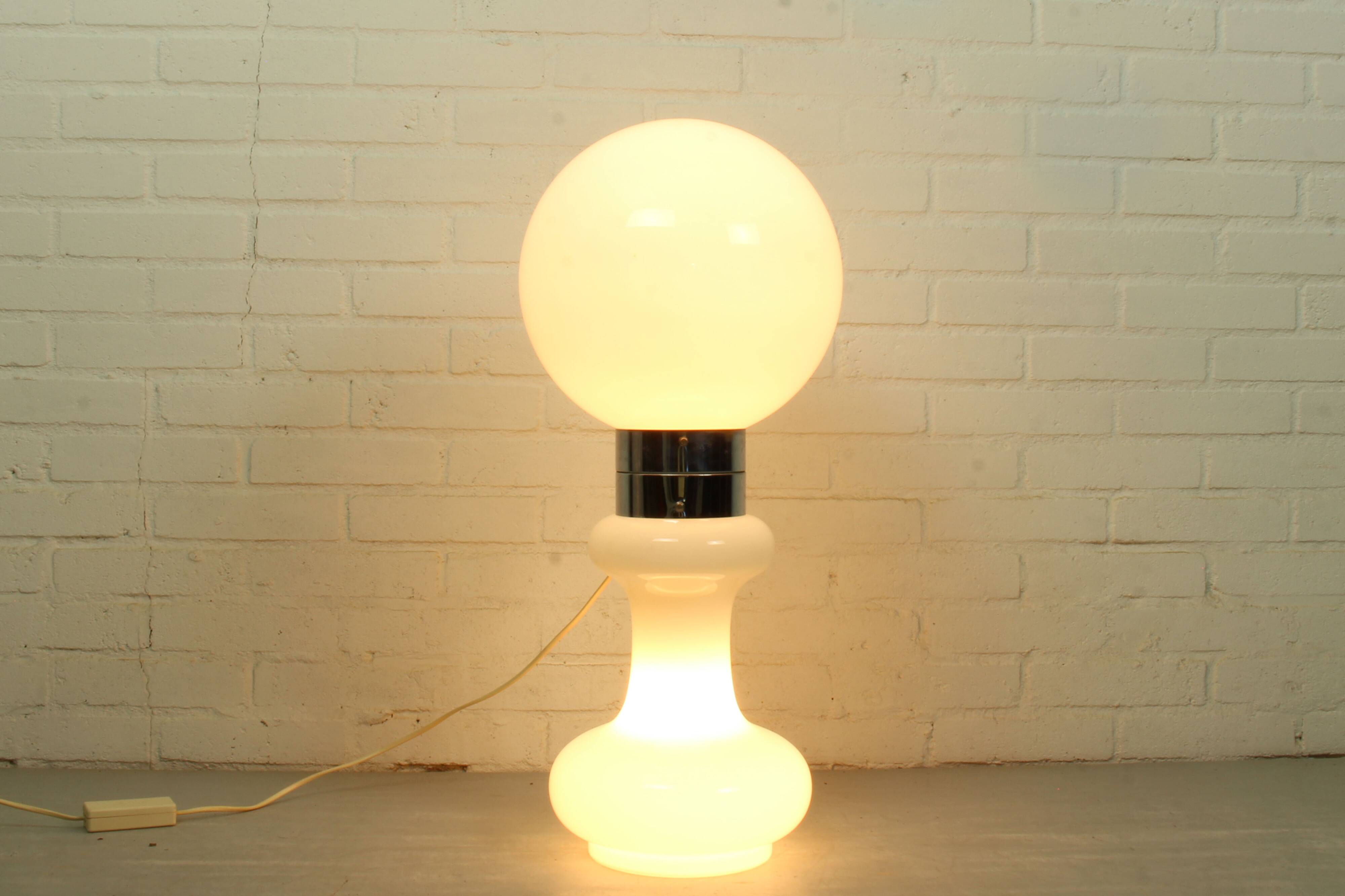 Lampadaire Mid-Century Carlo Nason « Birillo » pour AV Mazzega, Italie 1960