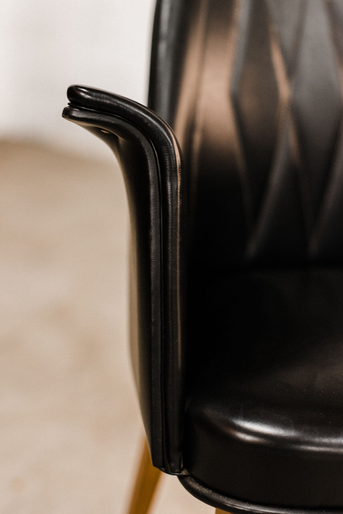 Armchairs / chairs in black skaï "emelinne"
