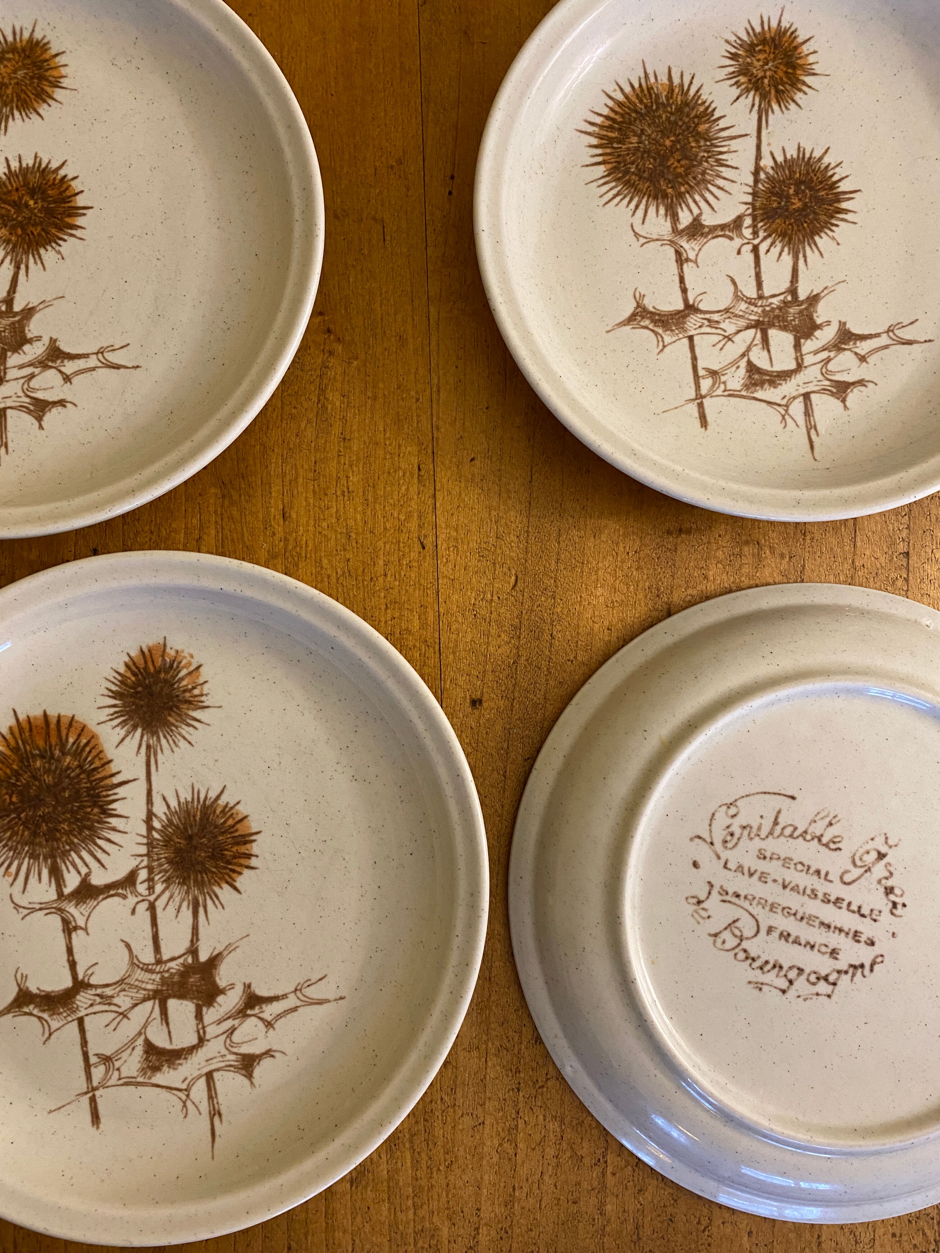 Set of Sarreguemines sandstone plates Thistle pattern