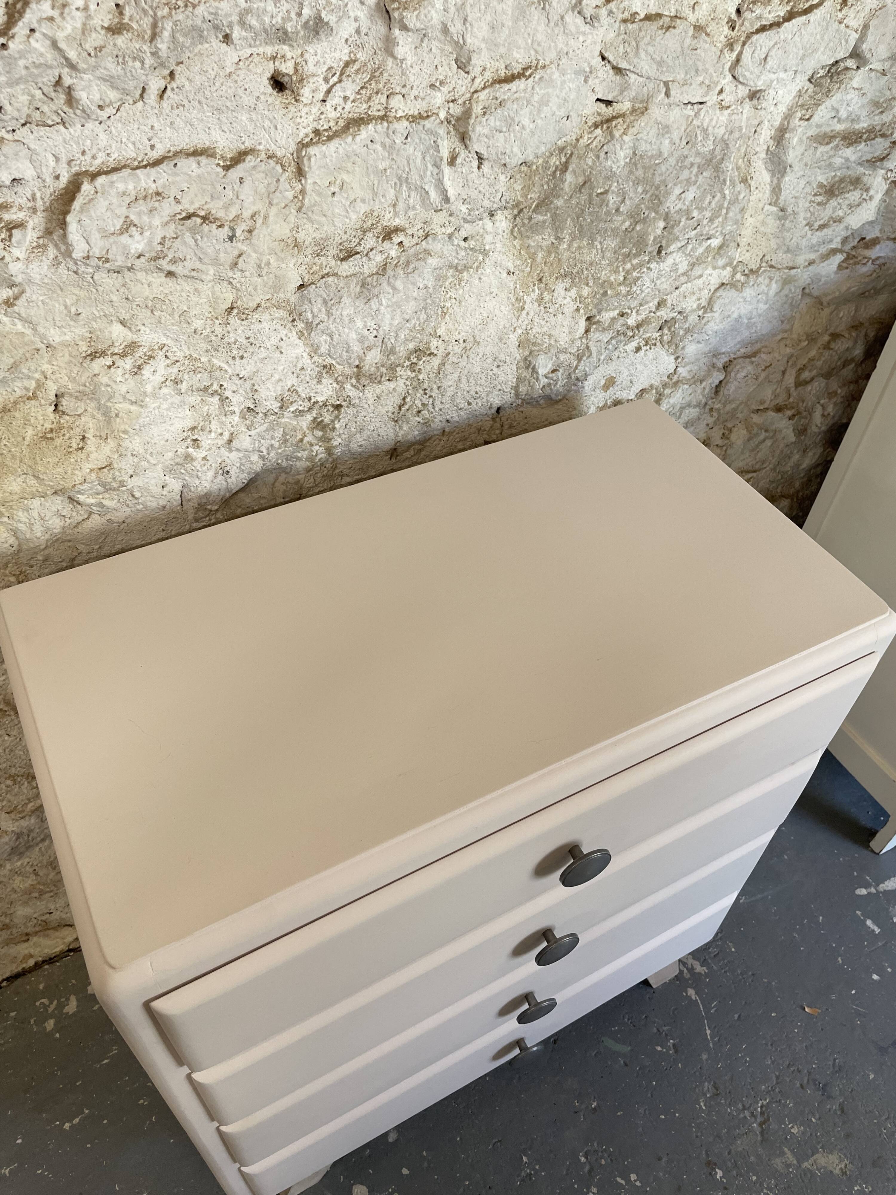 Vintage chest of drawers