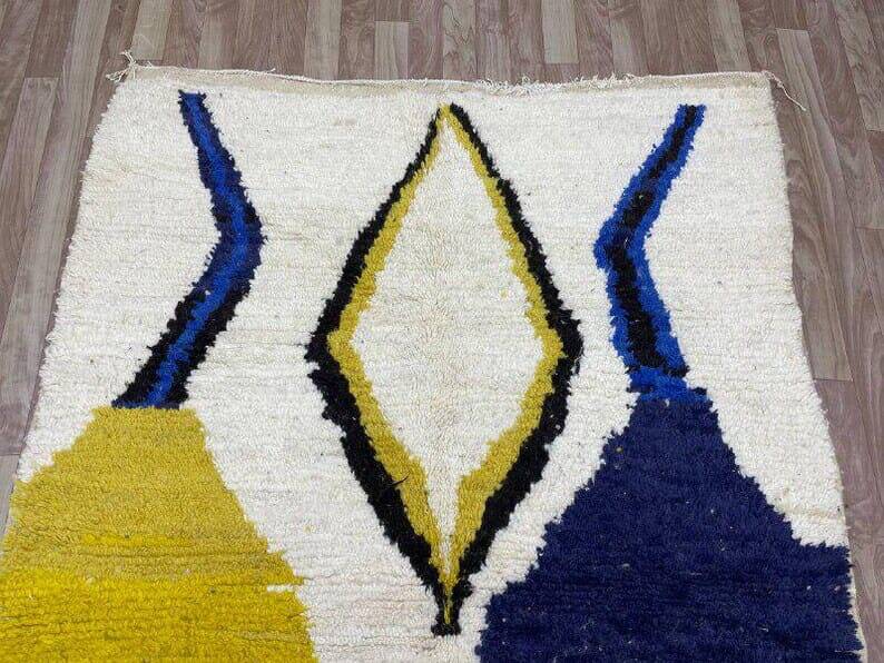 Handmade Berber Beni Ouraine rug, size 150 x 250 cm