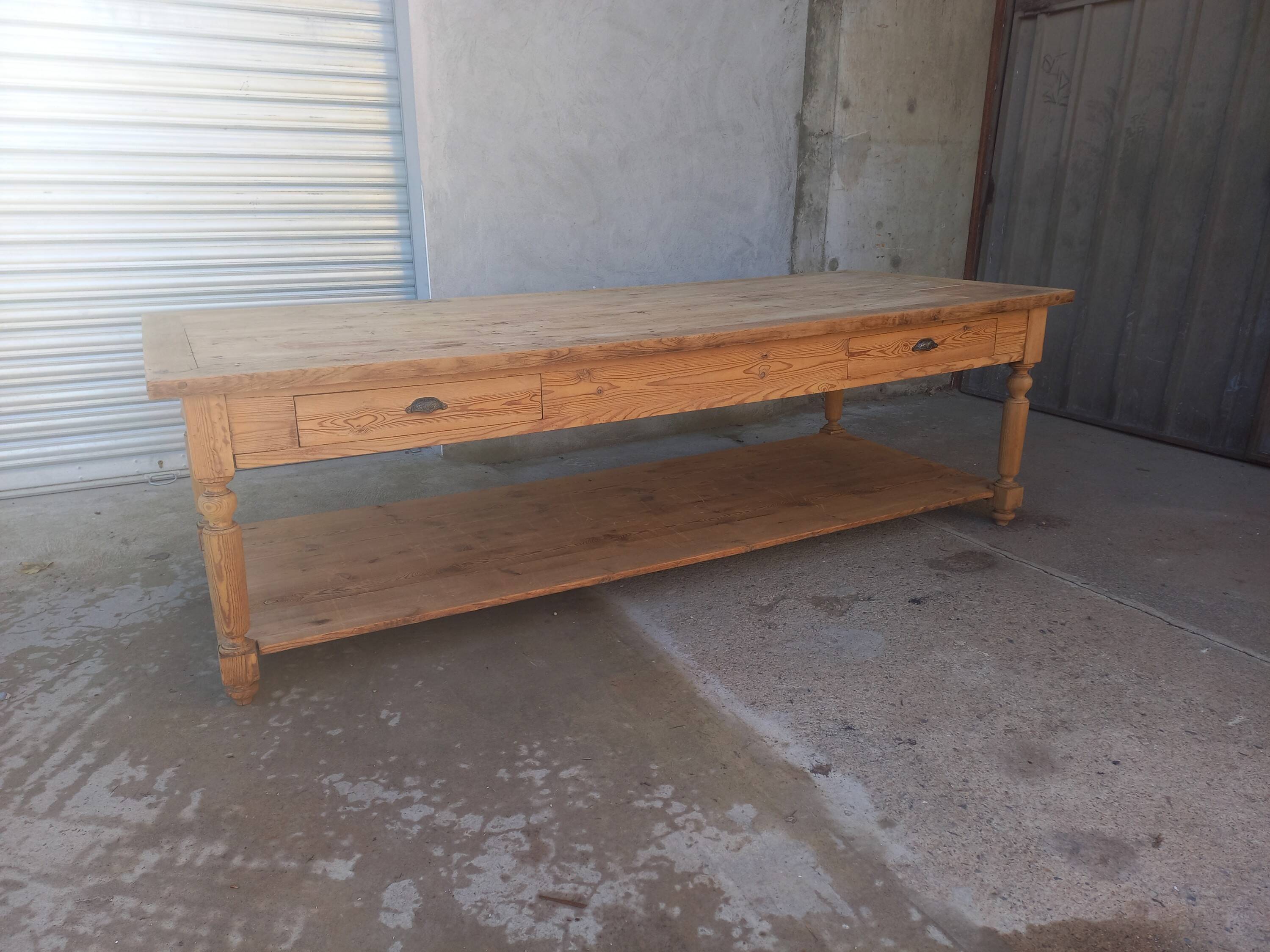 Grande table de communauté en chêne et sapin