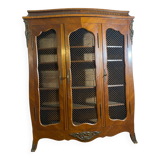 Wire mesh cabinet
