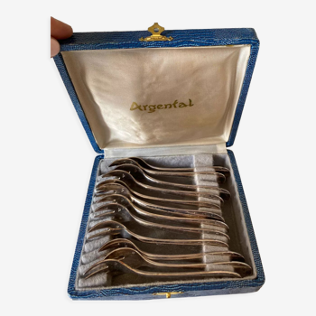 Box of dessert forks in silver metal