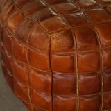 Mid-20th century pouf / ottoman cube in patinated brown leather, 1960s.