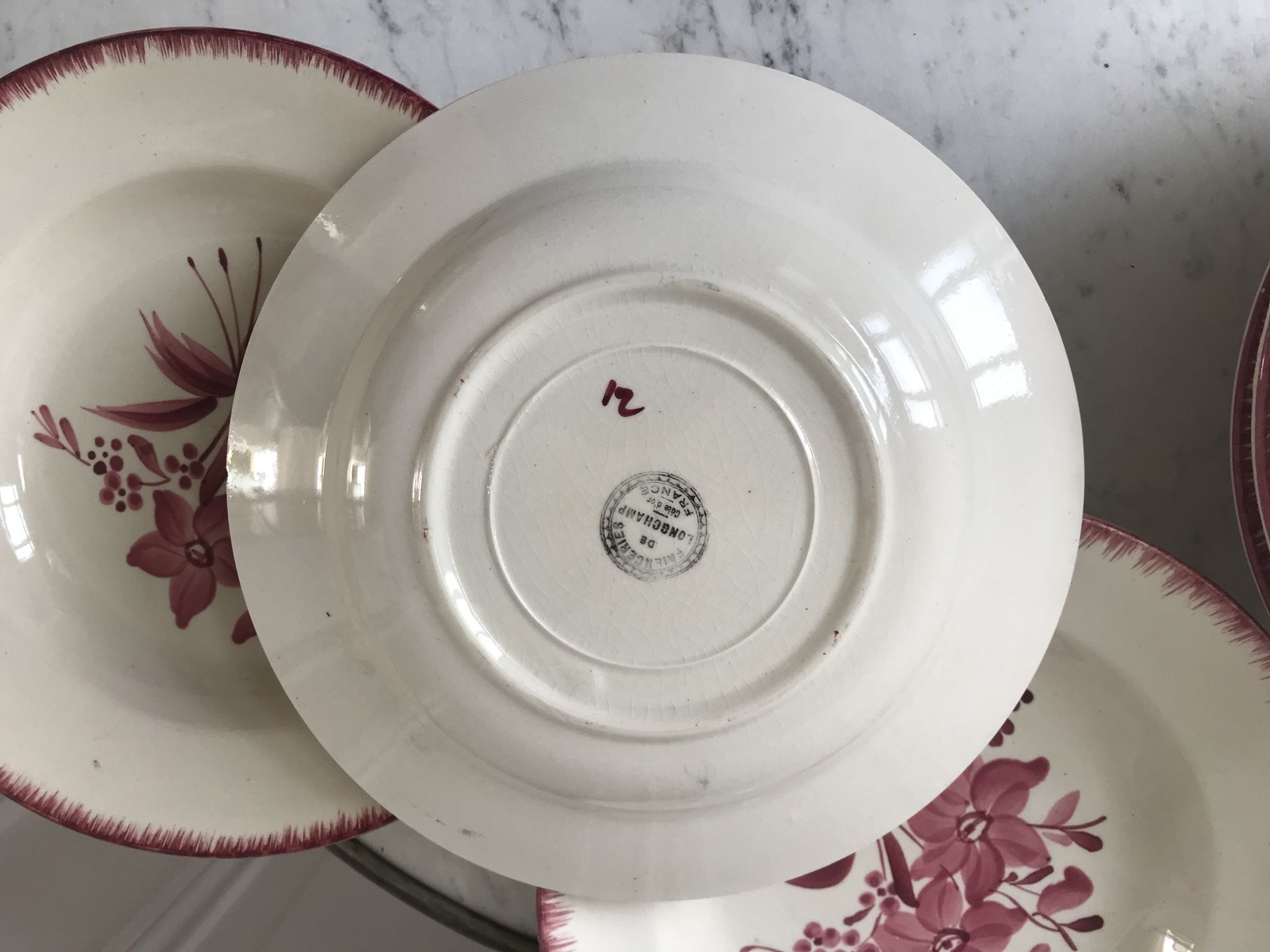 lot de 6 assiettes creuses Longchamp roses années 30-40