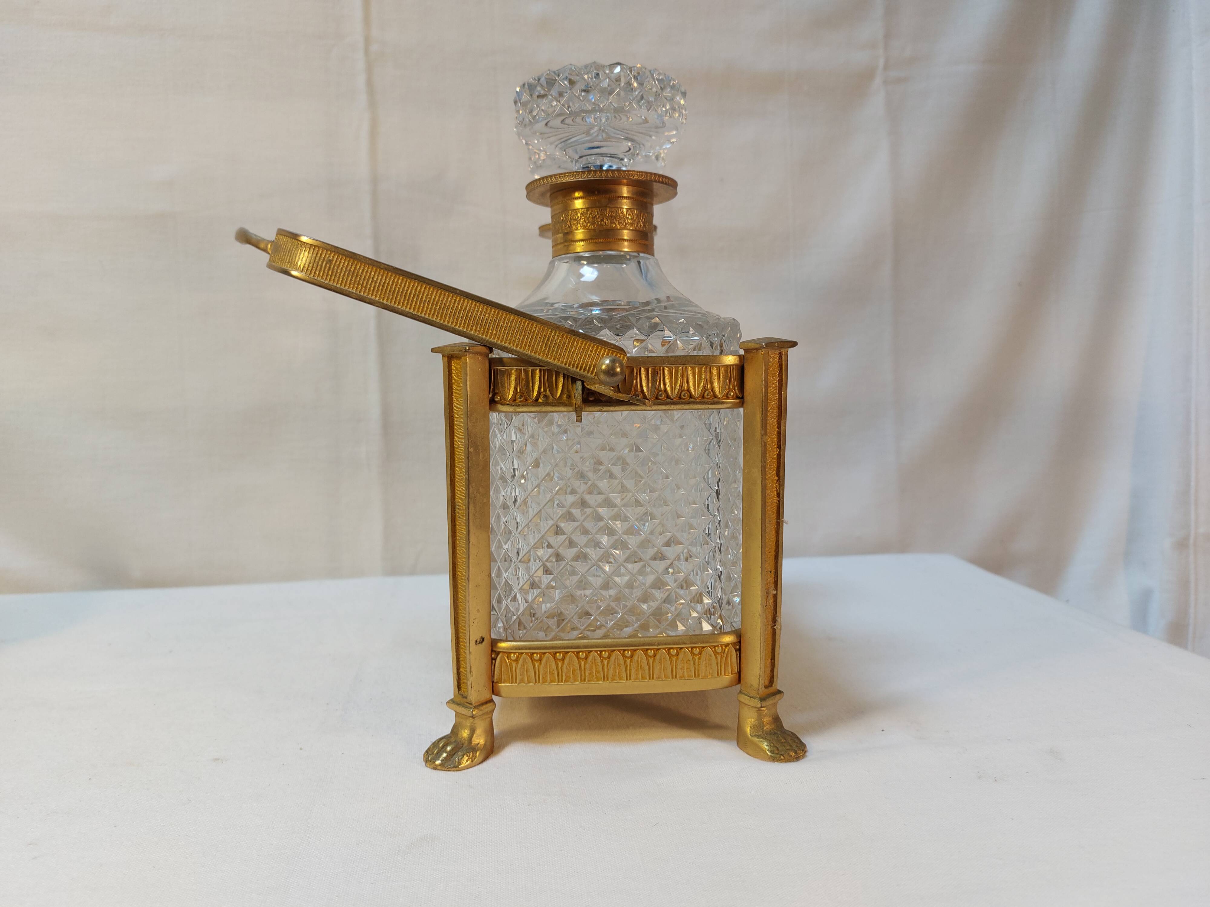 Whiskey cellar called "Tantalus" - Servant of 2 cut crystal carafes