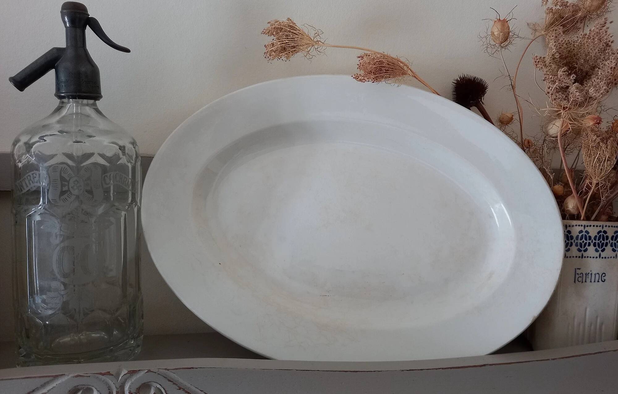 Très grand plat ovale en porcelaine opaque de Lunéville 1880-1900