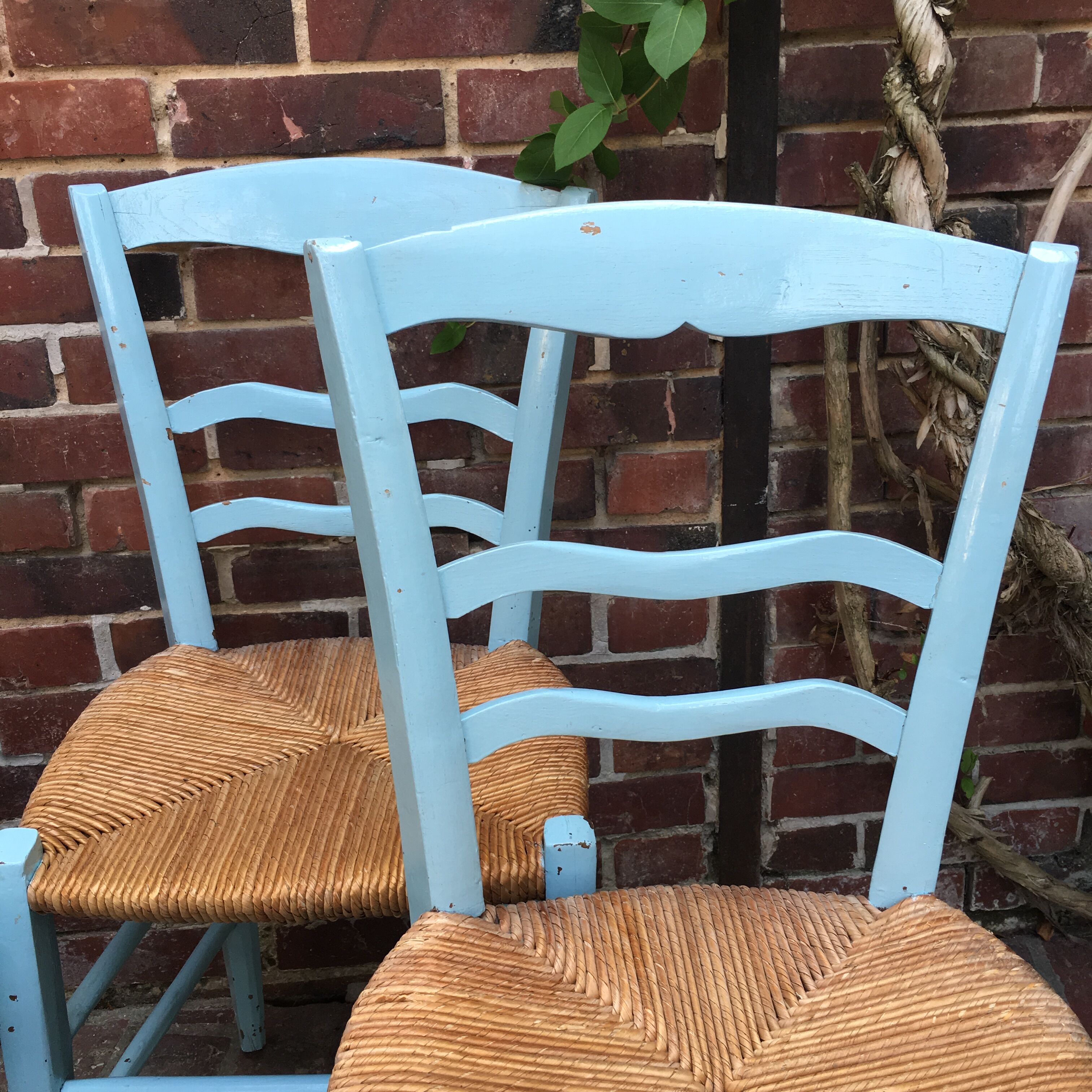 Set of 4 wooden chairs