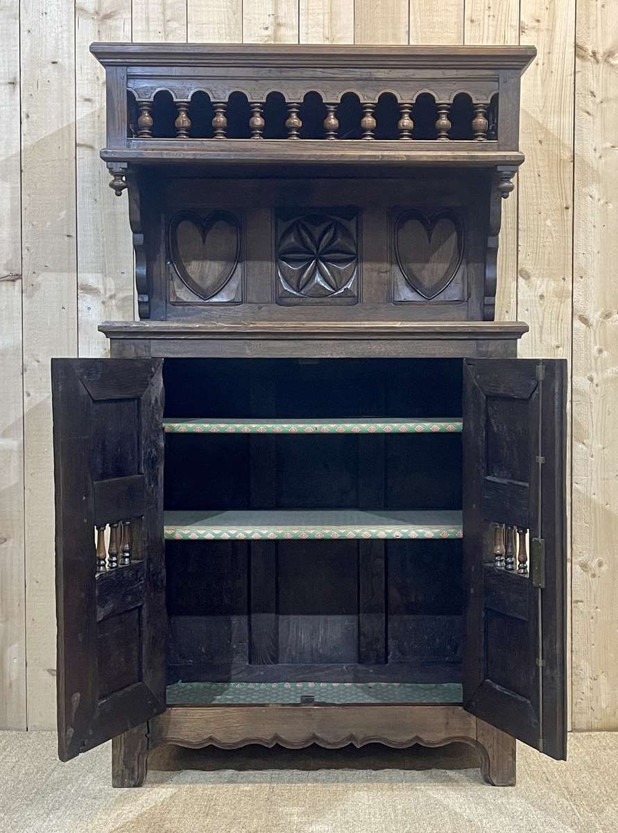 Neo Breton buffet of the 1950s in chestnut