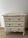 Commode blanc plume