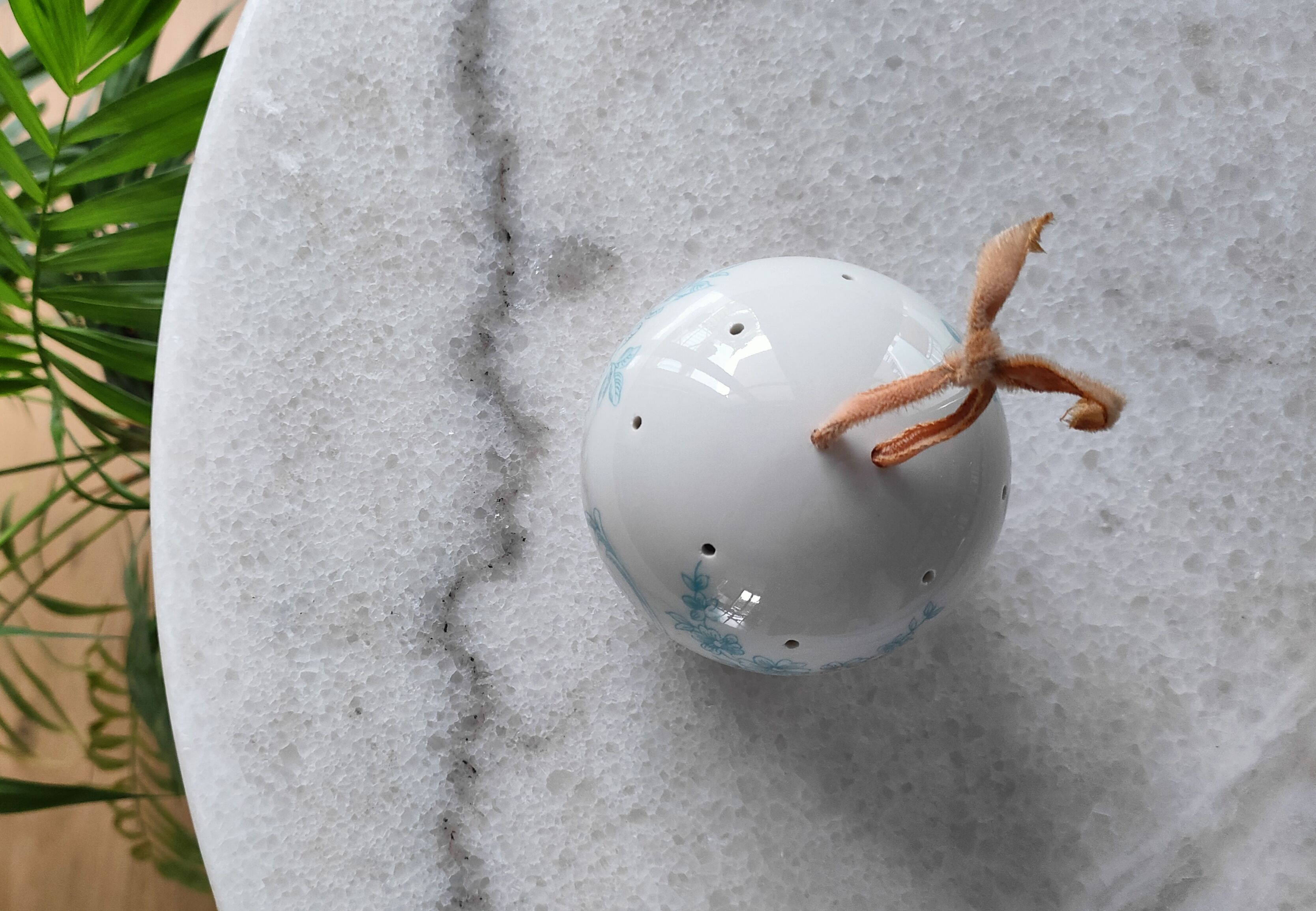 Vintage perfume diffuser