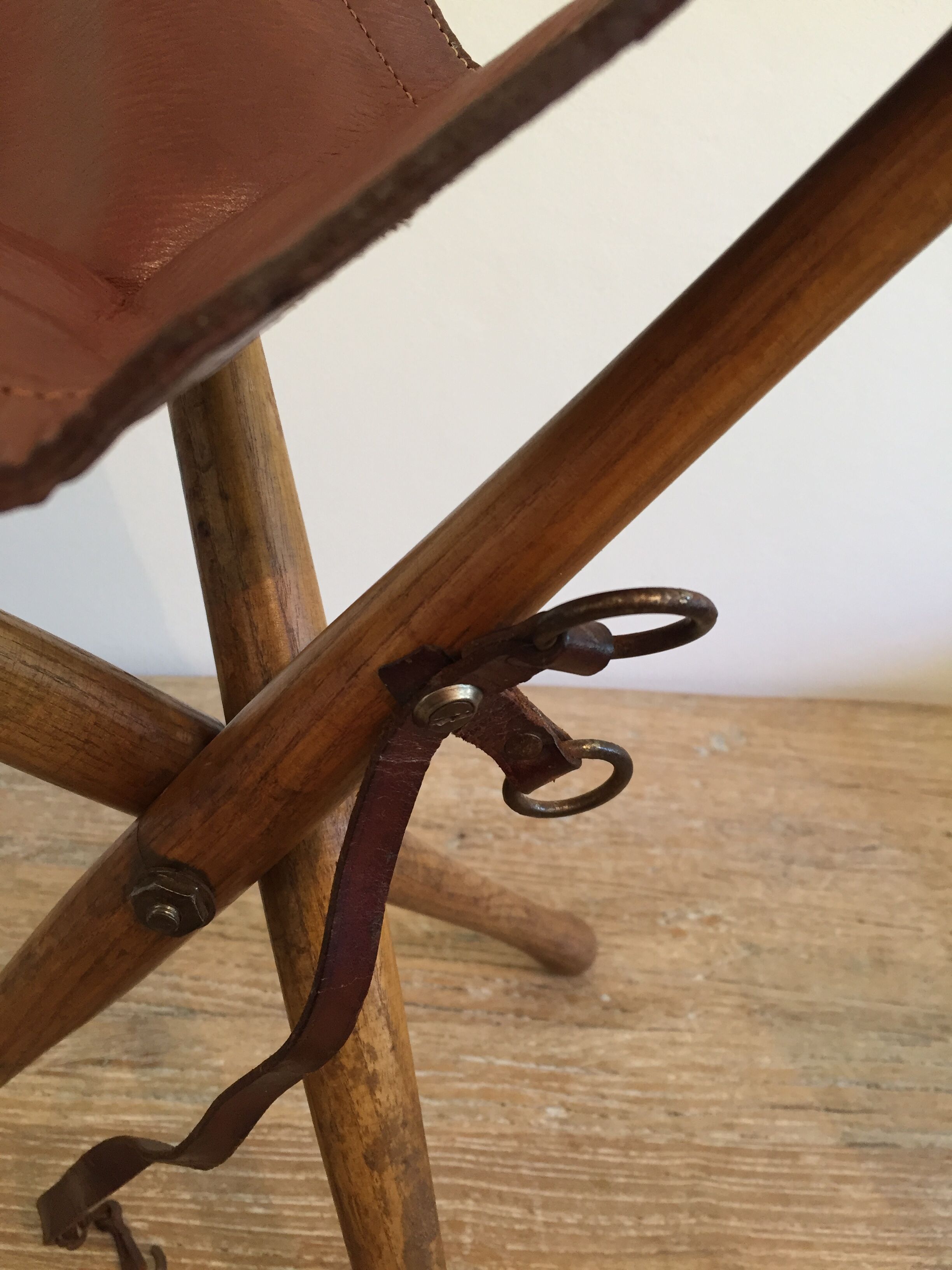 Folding leather fishing stool