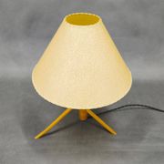 Lampe de table en érable des années 60, base trépied style ULUV.