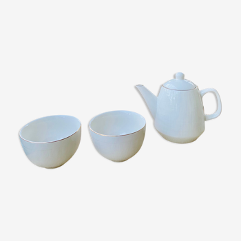 Porcelain teapot and cups