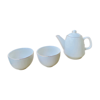 Porcelain teapot and cups