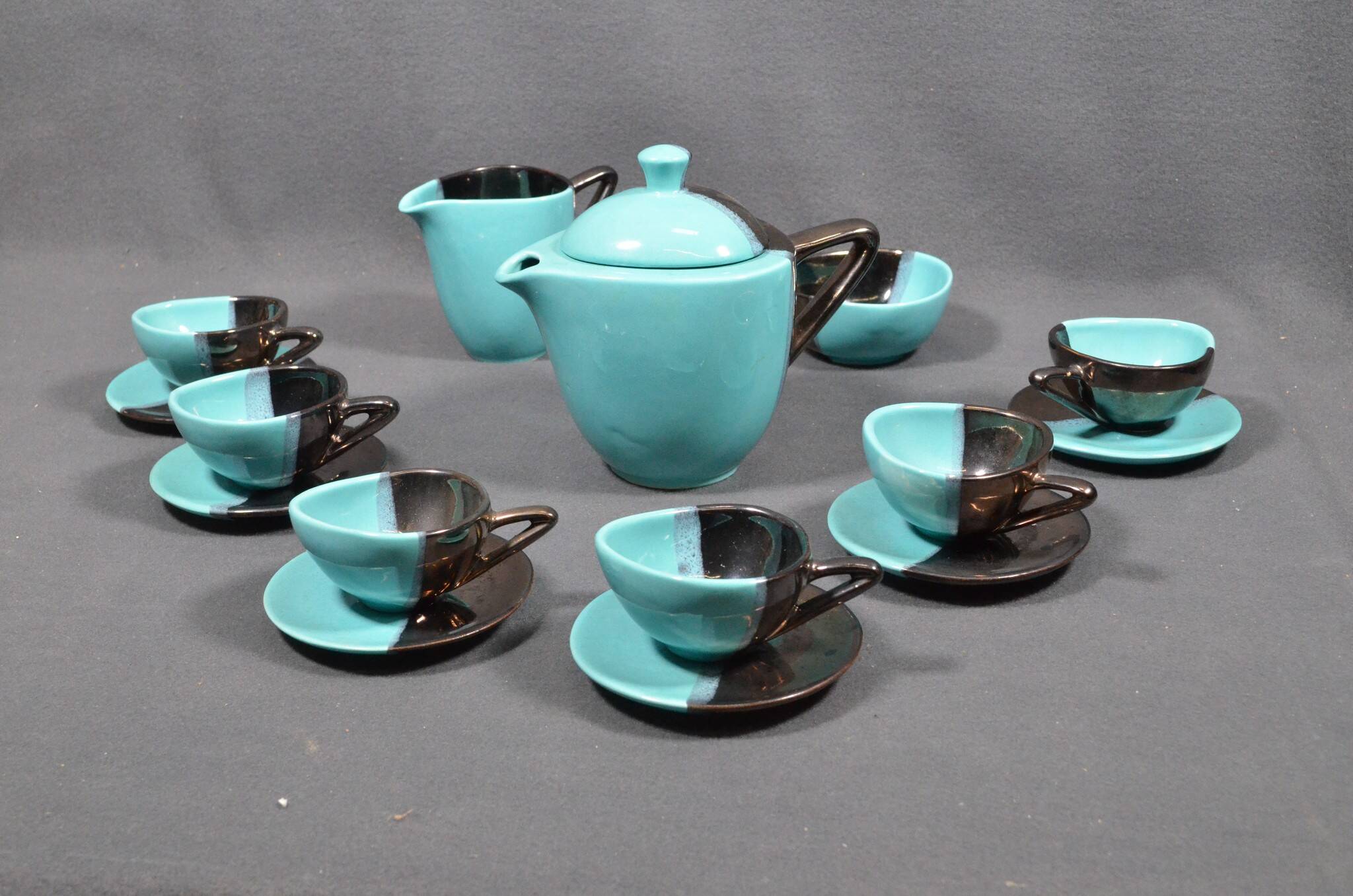 Vallauris coffee service in black and turquoise earthenware.